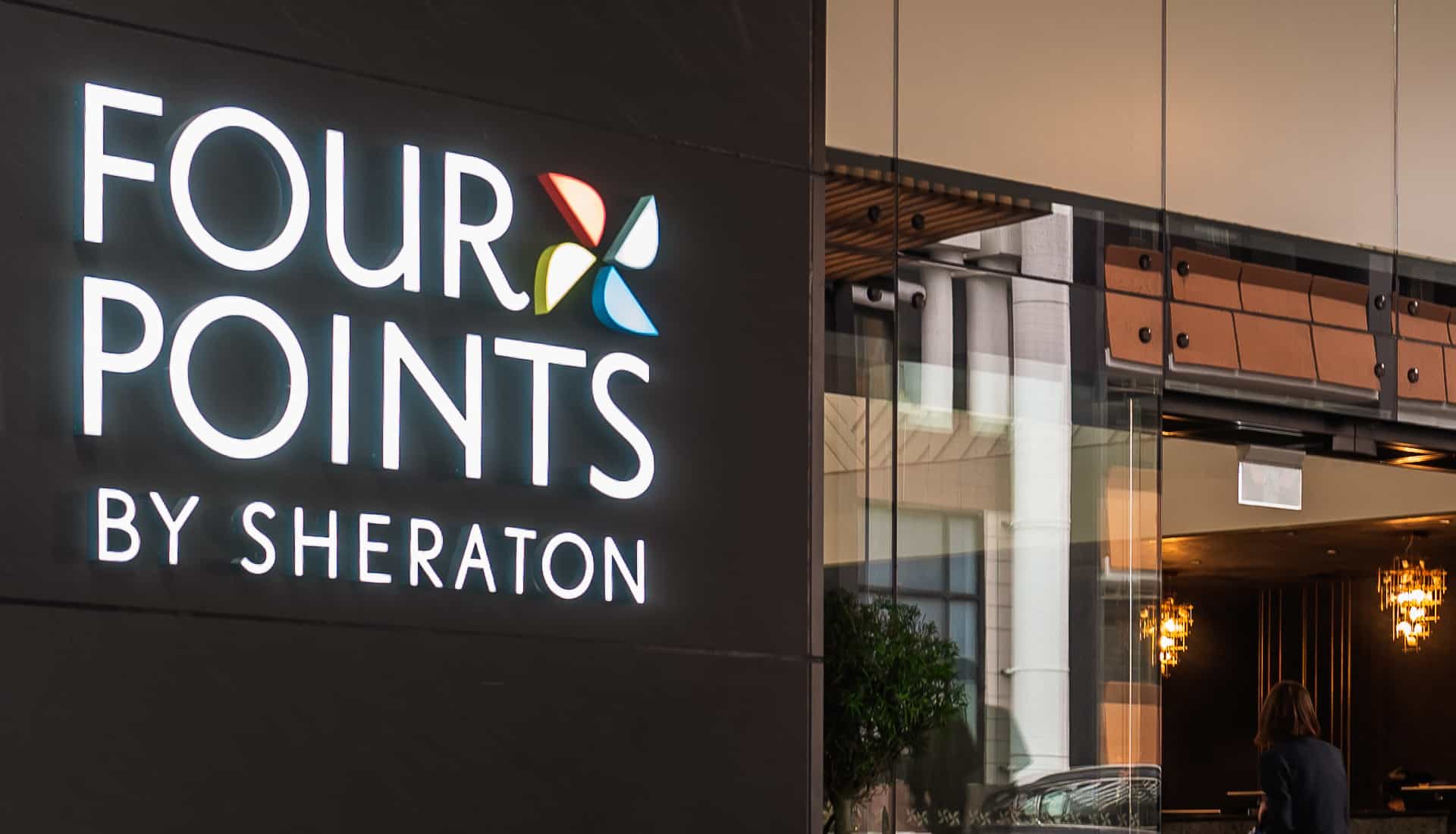 Sheraton Four Points hotel in Auckland Porte-cochère entrance sign design